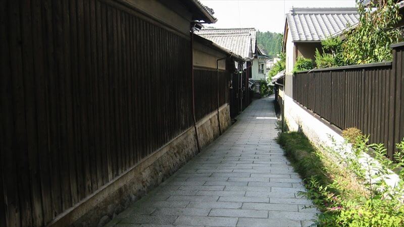 路地裏