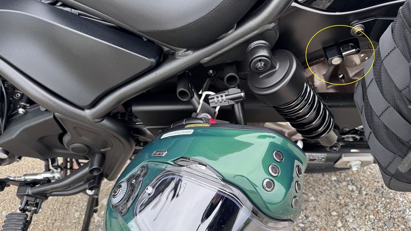 レブル250　ヘルメットホルダー