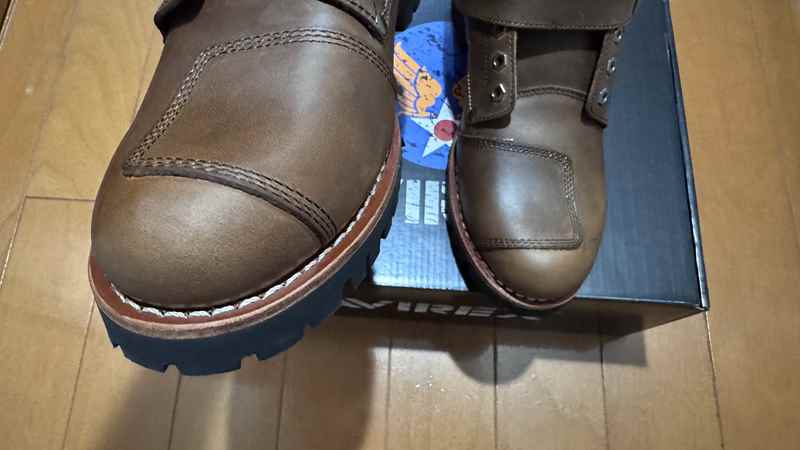 靴先が高くシフトペダルの再調整が要るかも