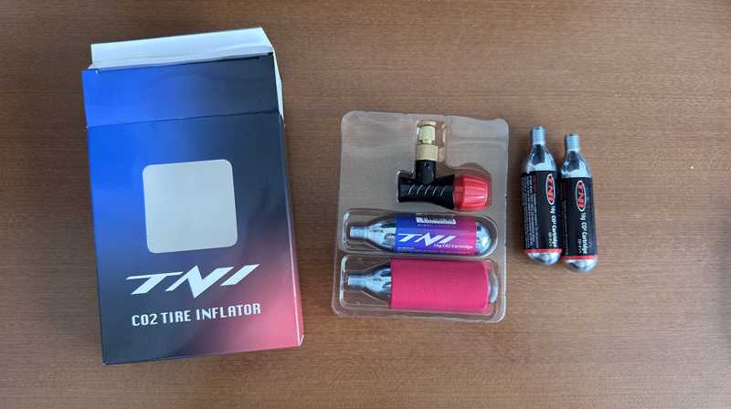 CO2ボンベ